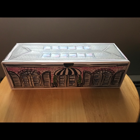 "NEW" Dimples Baby Bootie Gift Box -0-12months - Picture 2 of 4